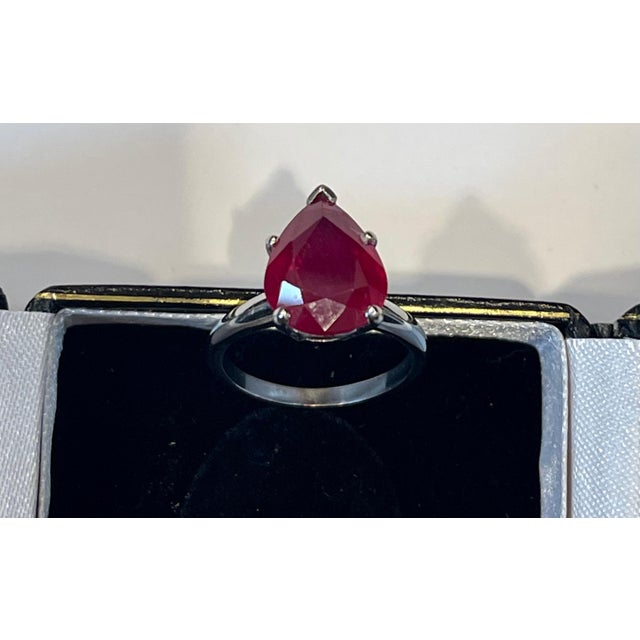 Pear Shape 4.5 Carat Treated Ruby 14 Karat White Gold Ring For Sale - Image 10 of 18