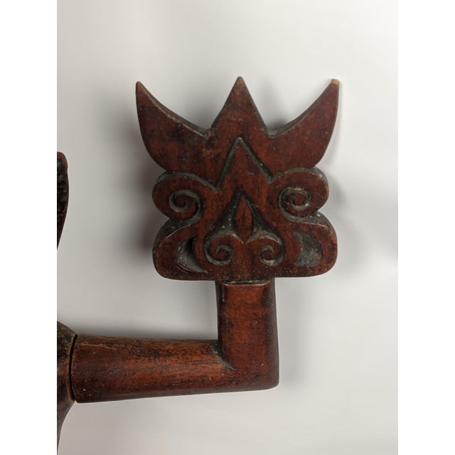 Early 20th Century Attributed Nias Ancestor Figure – Large Carved Wood Adu Zatua, Indonesia For Sale - Image 10 of 18
