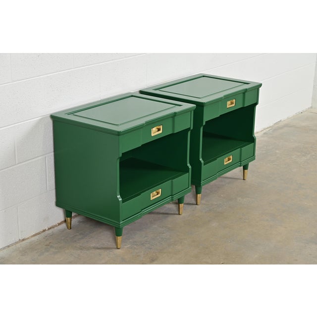 1960s John Widdicomb Mid-Century Modern Hollywood Regency Green Lacquered Nightstands, Newly Refinished For Sale - Image 5 of 13