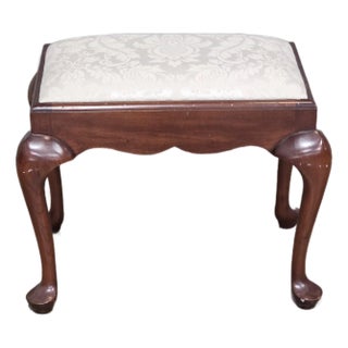 1990s Henkel Harris Cherry Footstool Ottoman White Damask Fabric Made in Virginia For Sale
