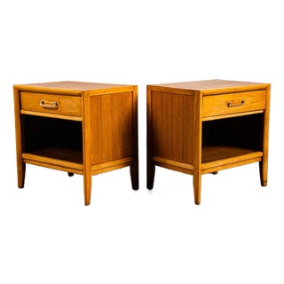 1960s Pair Mid Century Modern Nightstands End Side Table Drawer Walnut Vintage Drexel Brass For Sale