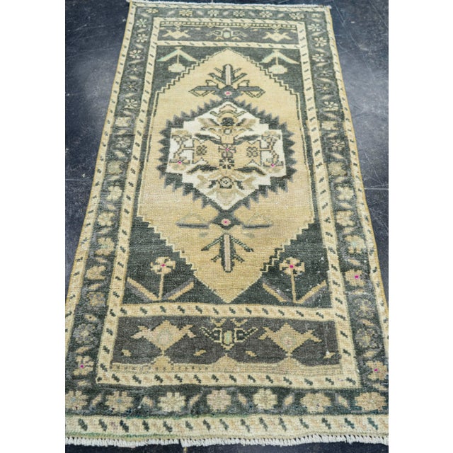 Early 21st Century Turkish Mini Rug Oriental Hand Knotted Vintage Rug 1'7" x 3'2" #16878 For Sale - Image 5 of 8