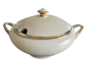 Porcelain Soup Toureen from Schumann Bavaria, 1940s