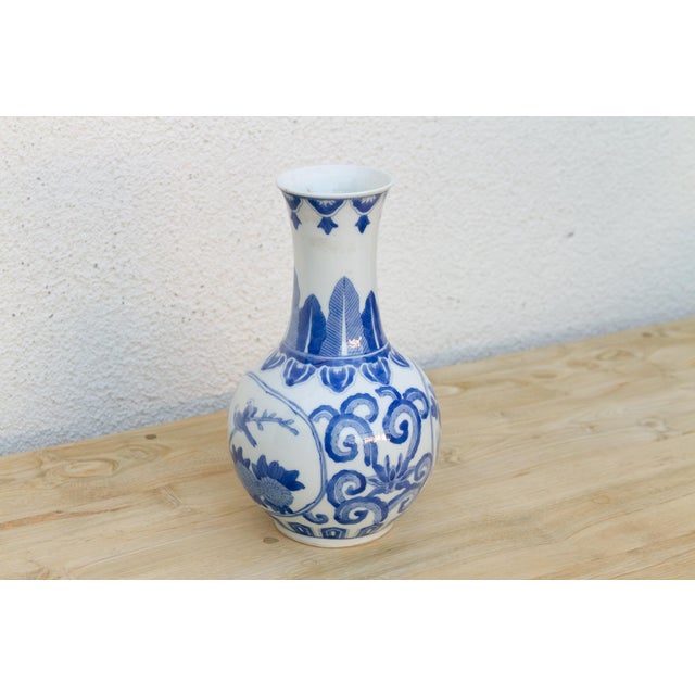 Chinese Blue & White Porcelain Bottle For Sale - Image 4 of 7