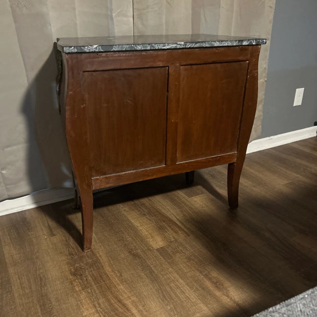 Louis XV French Style 19th Century Bombe Chest For Sale In Charleston - Image 6 of 12