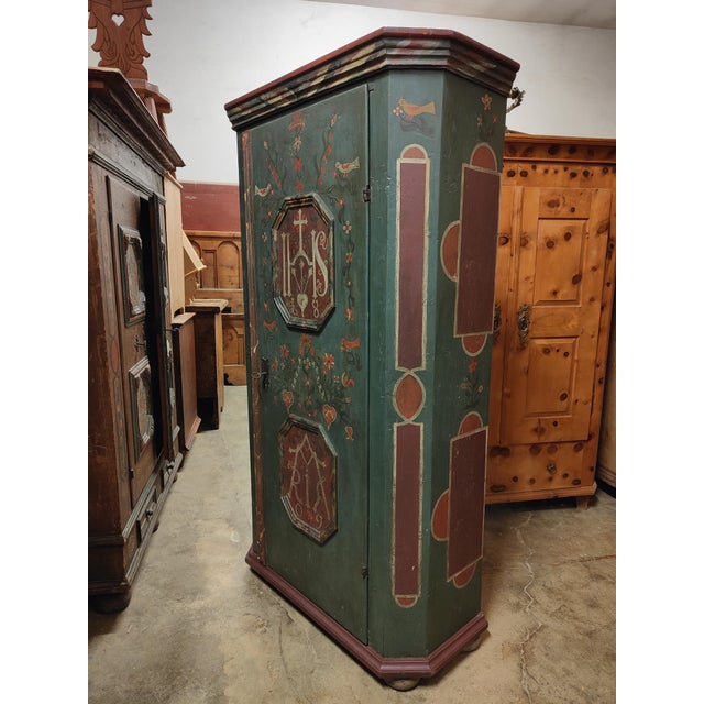 Early 19th Century Green Merano Wardrobe, 1809 For Sale - Image 5 of 7