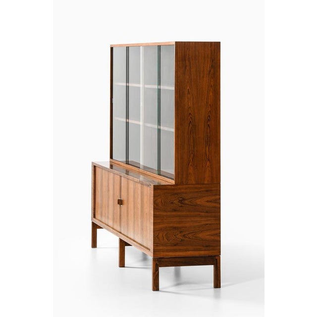 Sideboard with Display Cabinet in Rosewood and Glass from Hans Wegner, 1965 For Sale - Image 10 of 12