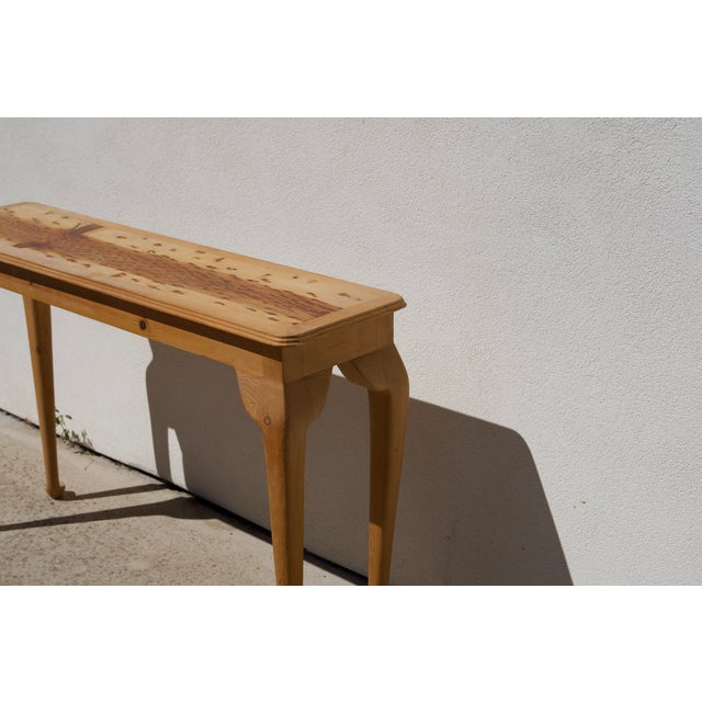 1980s Handcrafted Queen Anne Sofa Table, Fire-Figured Sugar Pine Top For Sale - Image 13 of 14