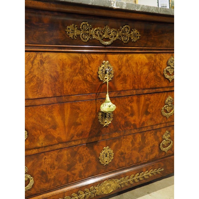 C. 1820 French Restauration Commode in Flame Mahogany by Othon Kolping 1775-1853 For Sale - Image 12 of 18