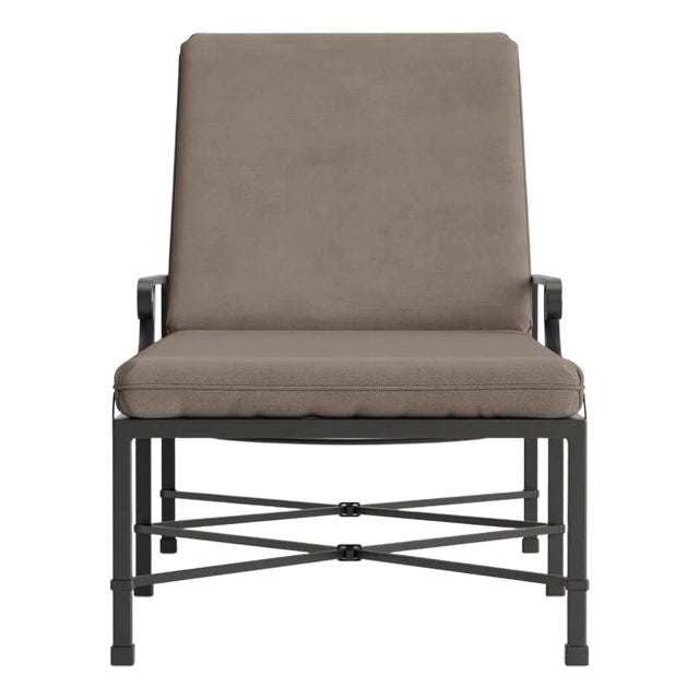 Brown Jordan Venetian Adjustable Chaise Lounge, Textured Pewter frame with Fusion Taupe fabric For Sale