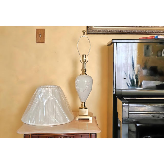 Lenox Porcelain & Brass Table Lamp With Original Shade For Sale In Washington DC - Image 6 of 12