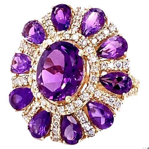 Contemporary 8.28 Carat Natural Amethyst and Diamond Yellow Gold Cocktail Ring, Size 7 For Sale - Image 3 of 11
