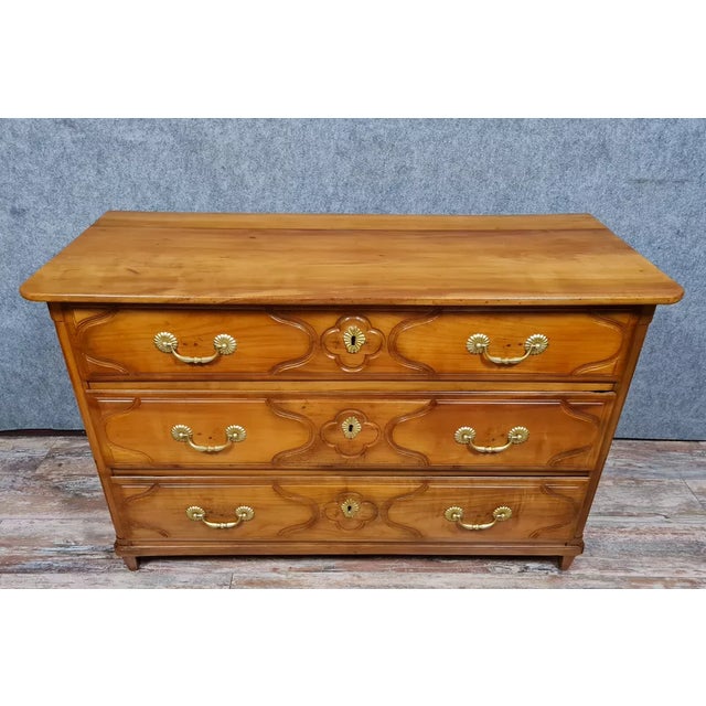 Late 18th Century Louis XVI Chest of Drawers in Cherry, in Good conditions. Designed before 1890