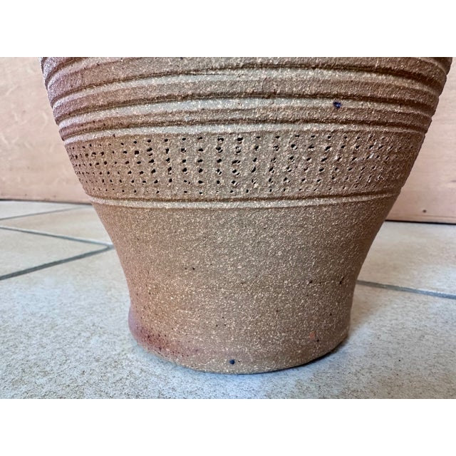 Floor Vase with Incised Decoration from VEB Steingut, GDR / Germany, 1950s For Sale - Image 6 of 18