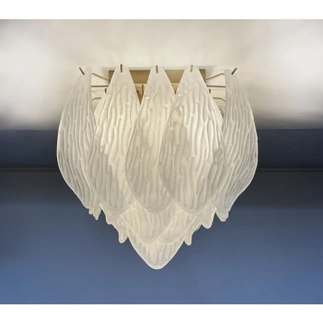 ORIGINAL MURANO GLASS AVAILABLE IN OTHER COLORS ELECTRICAL SYSTEM ADAPTED FOR US/AU/EU Spectacular ceiling lamp made by 32...