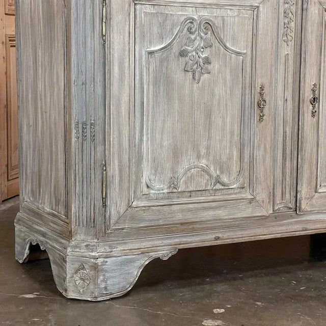 18th Century French Louis XVI Whitewashed Buffet ~ Cabinet For Sale In Baton Rouge - Image 6 of 13