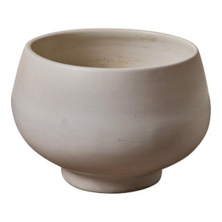 Gainey Matte White Glazed Ceramic Planter, Circa 2000s For Sale