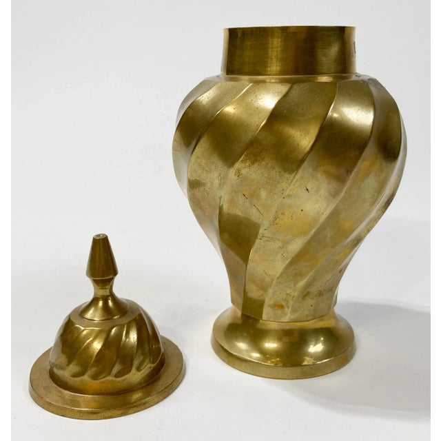 Late 20th Century Lidded Brass Swirl Pattern Urn For Sale - Image 5 of 5