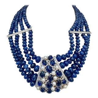 700Ct Sapphire Bead Necklace with cabochon & Diamond Center & Diamond Spacer 18K For Sale