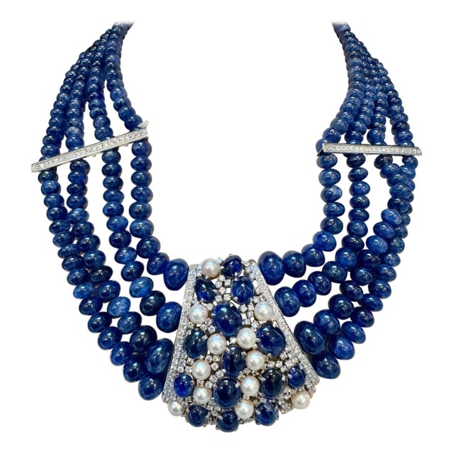 700Ct Sapphire Bead Necklace with cabochon & Diamond Center & Diamond Spacer 18K For Sale