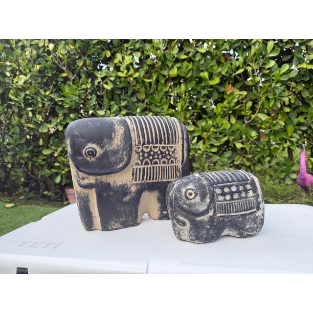 Vintage Brutalist Blackwashed Terracotta Elephant Sculptures – Graduated Pair For Sale In Naples, FL - Image 6 of 12