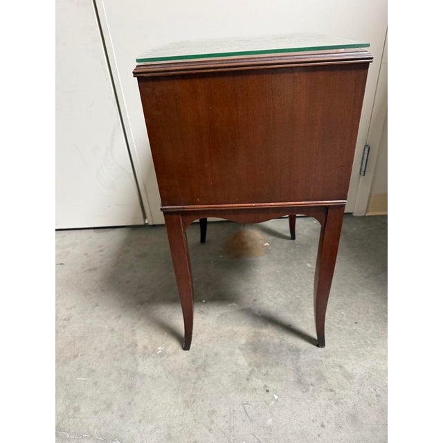 Hepplewhite Vintage Hepplewhite Style Bow-Front Two Drawer Nightstand With Glass Top For Sale - Image 3 of 3