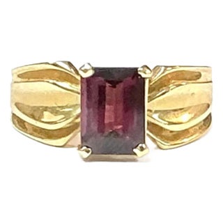 1.5 Ct Garnet 14k Yellow Gold Ring For Sale