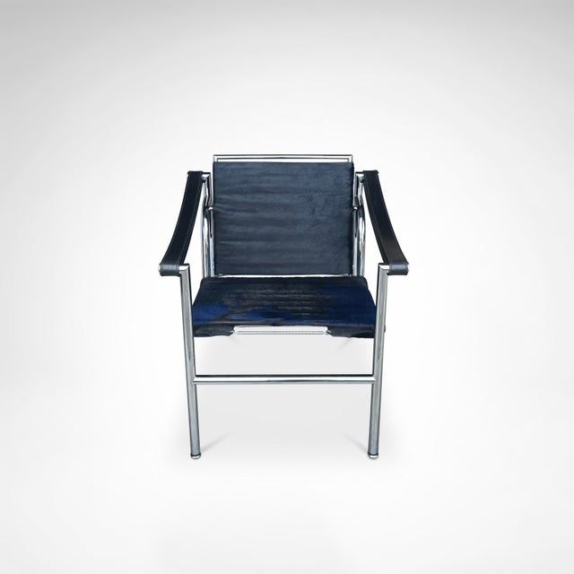 Black LC1 Blue and Black Ponyskin Armchair by Le Corbusier for Cassina, 1990s For Sale - Image 8 of 13