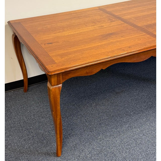 French Ethan Allen Maison Collection Dining Table With 2 Leaves For Sale - Image 3 of 12
