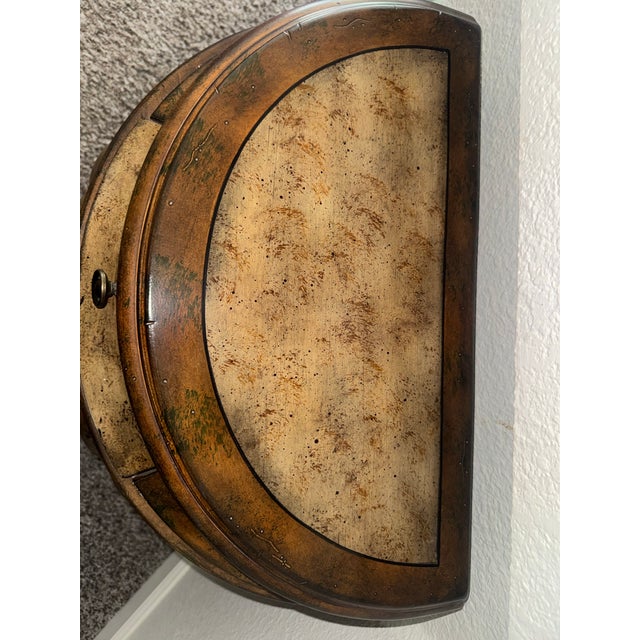 Brown Vintage Unmarked the Bombay Company Two-Tone Distressed Reeded Bombe Accent Chest For Sale - Image 8 of 8