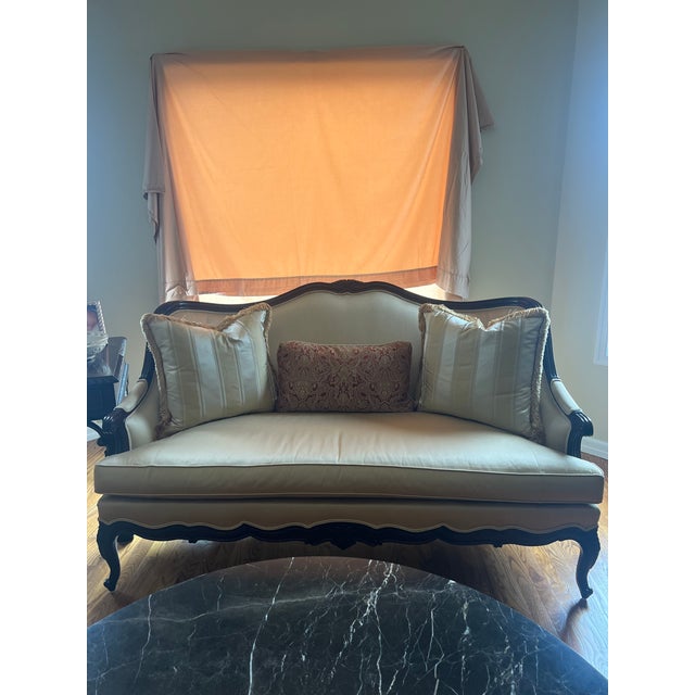 French Provincial Elegant Drexel Heritage French Provincial Silk Settee For Sale - Image 3 of 5