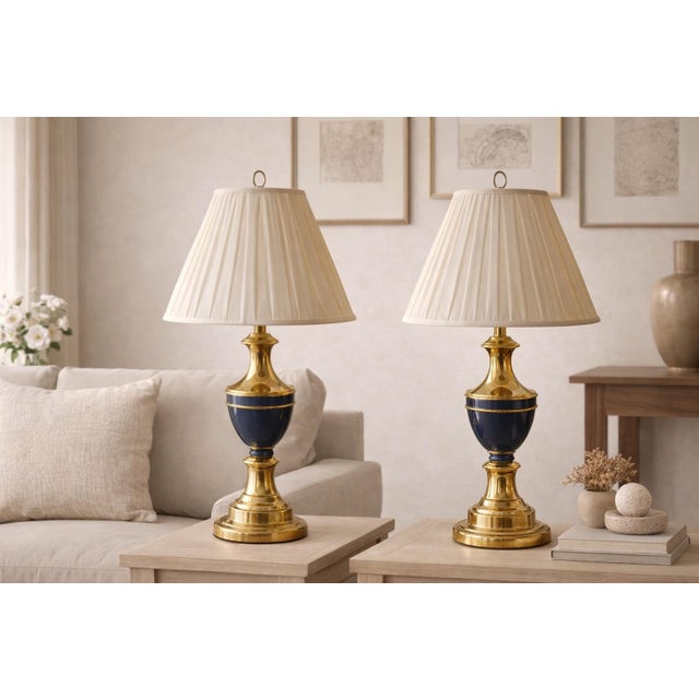 1970s Pair of Hollywood Regency Polished Brass Table Lamps With Navy Accents — Elaine R. Estate For Sale - Image 4 of 6