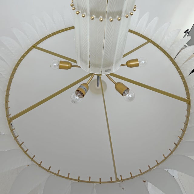 Art Deco Italian Murano Glass Feather Chandelier with Brass Details, 2000 For Sale - Image 12 of 13
