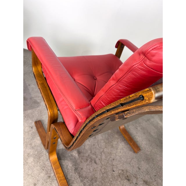 Red 1970s Pair Red Leather/ Rosewood Framed “Siesta Arm Chairs” by Norwegian Designer Ingmar Relling for Westnofa For Sale - Image 8 of 12