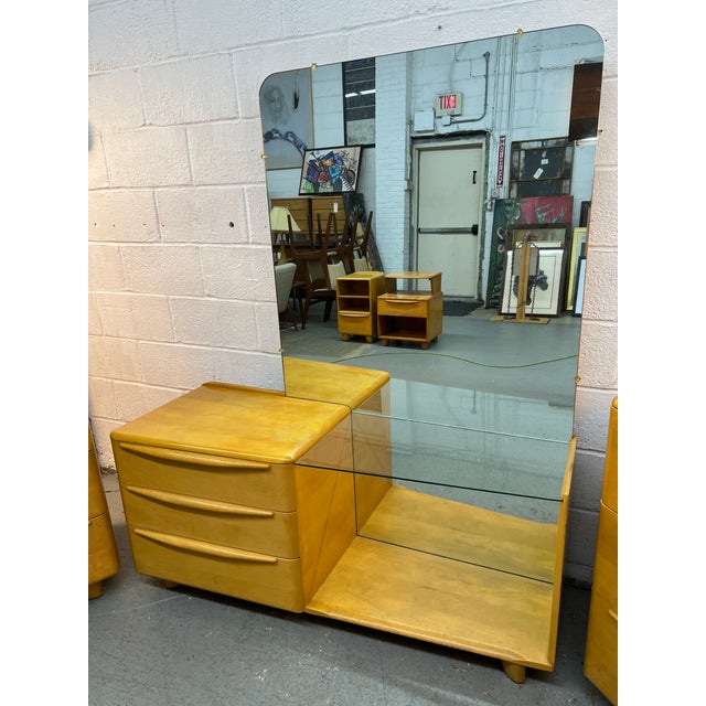 Classic Five Piece Mid-Century Bedroom Set by Heywood-Wakefield Co.5 Pieces For Sale - Image 10 of 18