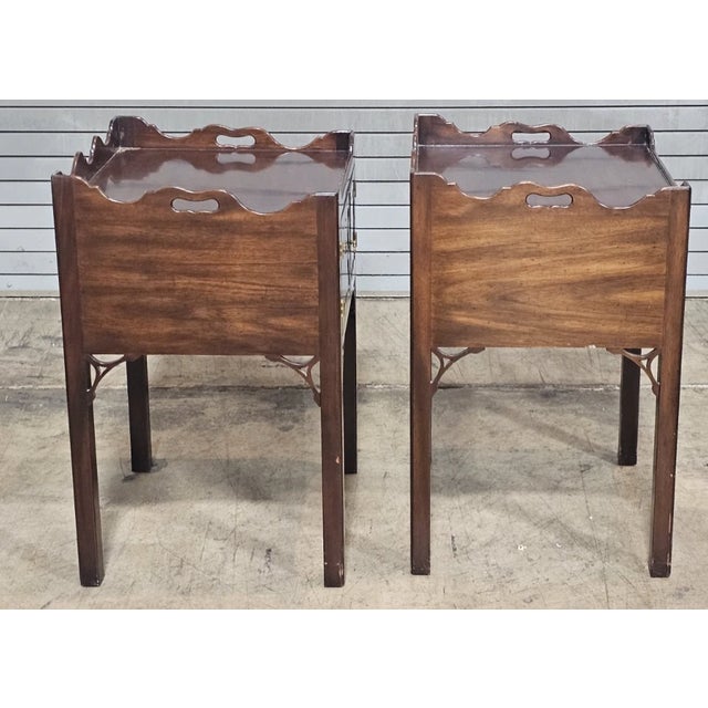 Late 20th Century Pair of Kittinger Williamsburg Mahogany Chippendale End Tables Night Stands Cw 57 For Sale - Image 10 of 15
