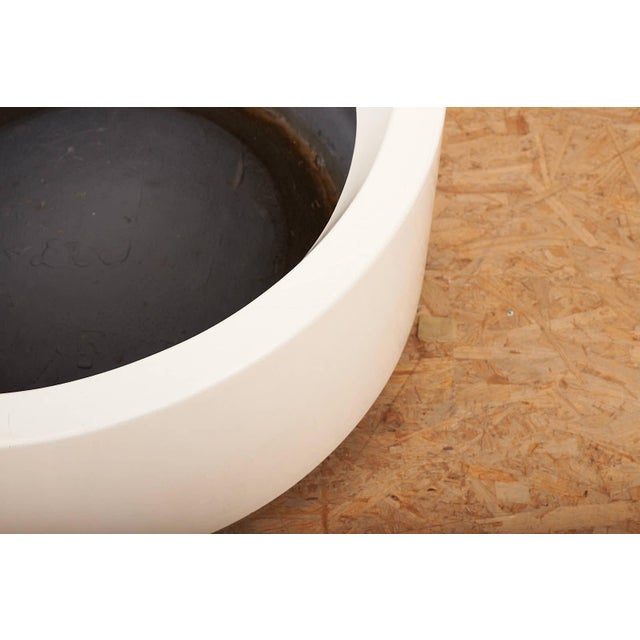 Plant Pot Polyroc Plant Pot in White Fiberglass by Douglas Deeds for Sintoform, 1970s For Sale - Image 5 of 12