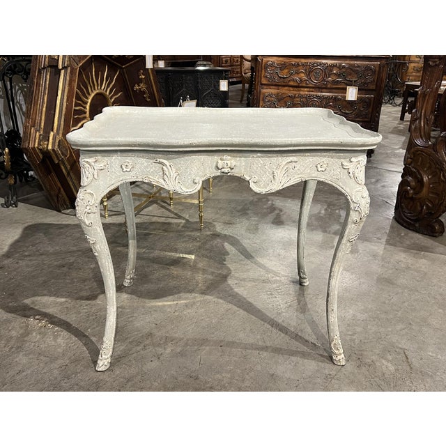 French Régence Style Cabaret Side Table With Antique Painted Finish, 20th C. For Sale In Dallas - Image 6 of 17