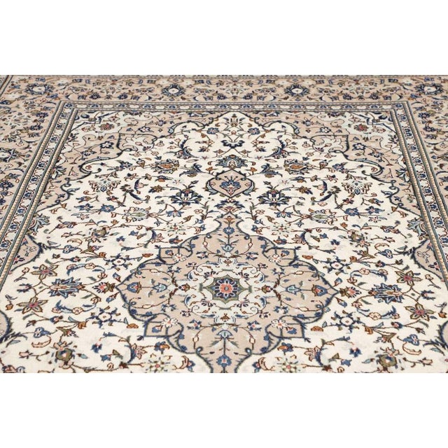 Gray Middle Eastern Rug in Pure Wool For Sale - Image 8 of 11