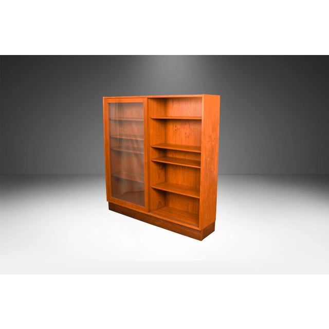 Poul Hundevad Late 20th Century Danish Teak Modern Sliding Glass Door Double Bookcase For Sale - Image 4 of 12