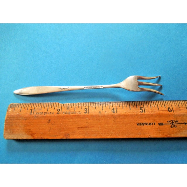 Wallace Silversmiths 1960s Wallace 'Spanish Lace' Sterling Silver Seafood/Cocktail Fork 5 3/4" No Mono For Sale - Image 4 of 6