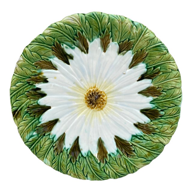 French Majolica Daisy Plate Orchies, Circa 1890 For Sale