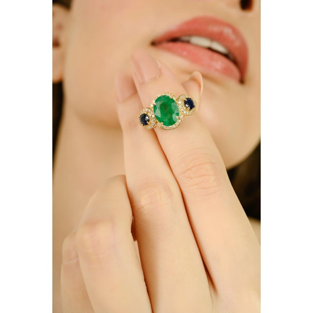 Metal Contemporary 14k Emerald Sapphire & Diamond Gold Wedding Ring Size 7 For Sale - Image 7 of 14