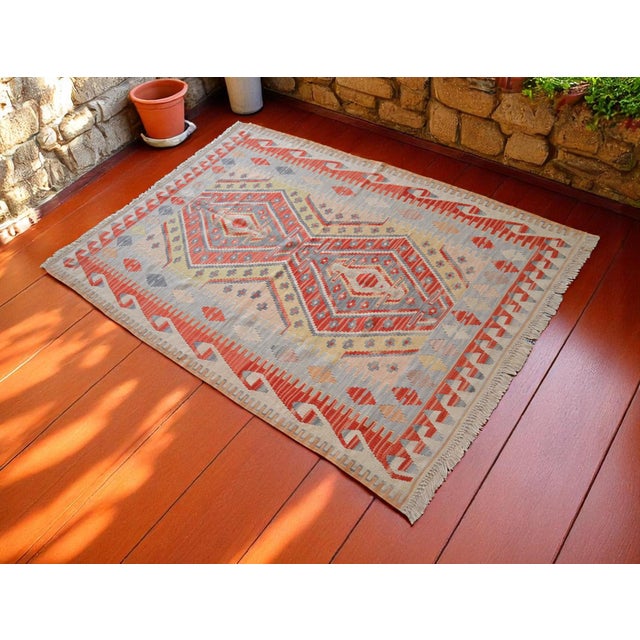 1970s Vintage Handmade Turkish Kilim Rug - 3′11″ × 5′9″ For Sale - Image 4 of 18