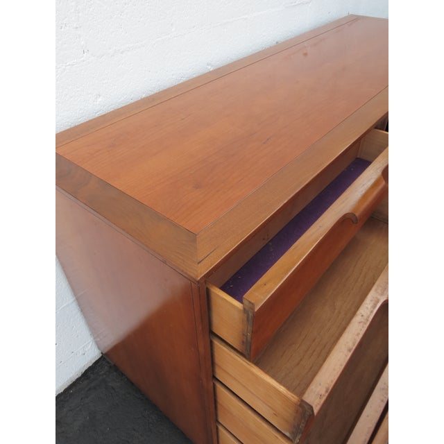 Tomlinson Mid Century Modern Long Credenza Sideboard Media Console 6437a For Sale - Image 11 of 17