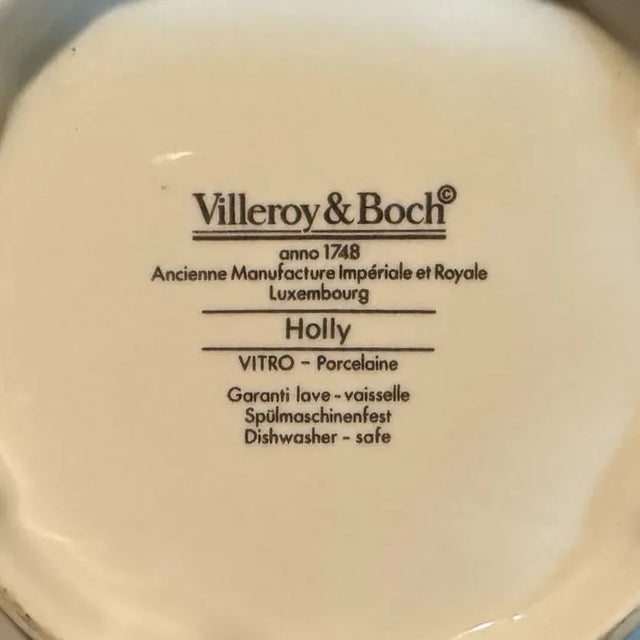 1990s Vintage Villeroy & Boch Christmas Holly Porcelain Teapot For Sale - Image 5 of 5