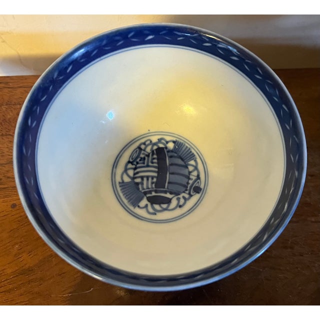 Antique 18th Century Edo Period Japanese Blue & White Porcelain Small Footed Bowl For Sale In New York - Image 6 of 16