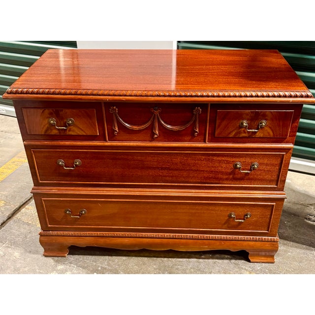 Mid 20th Century Roos Sweetheart Cedar Chest For Sale - Image 12 of 12