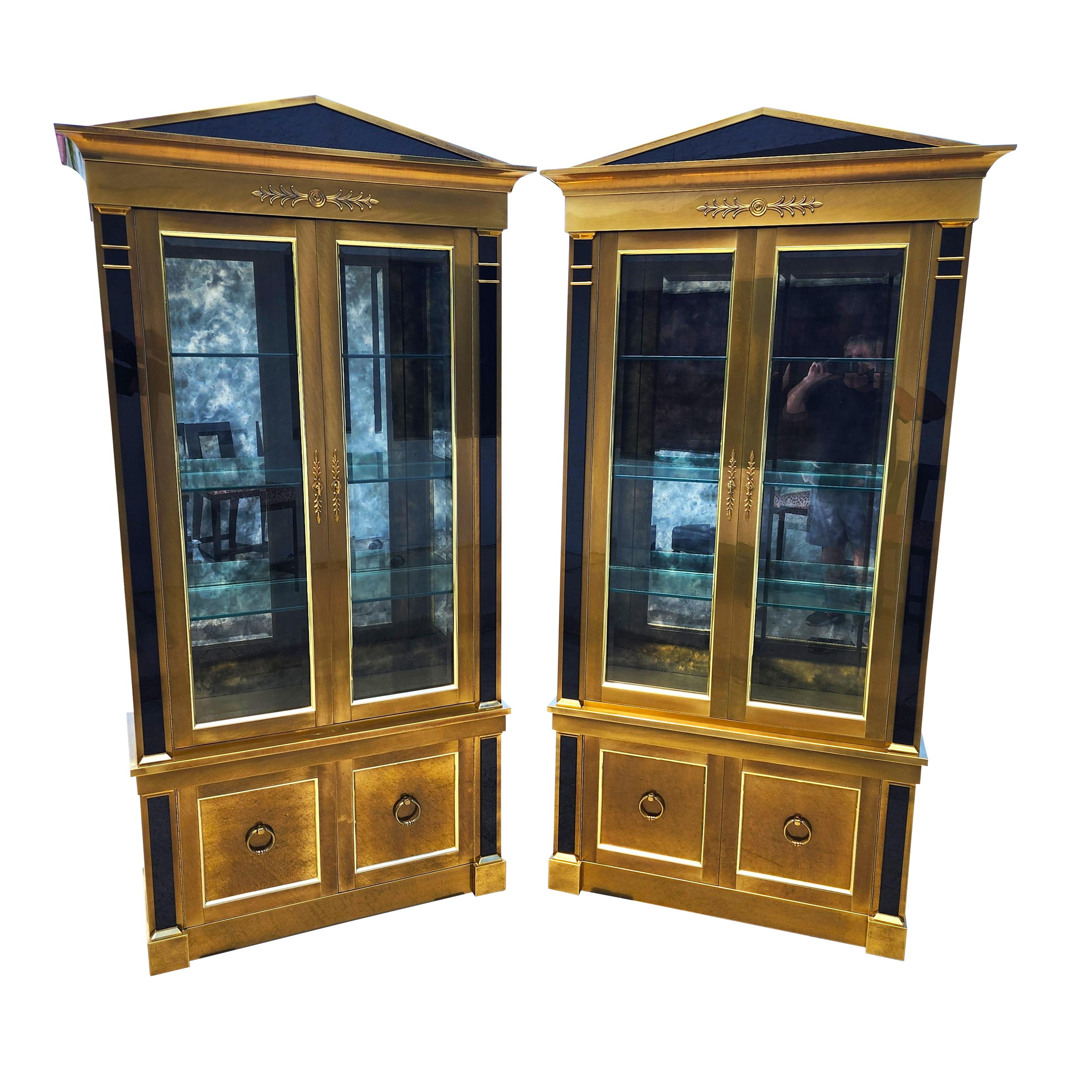 Vintage Mastercraft China and Display Cabinets | Chairish display picture 1
