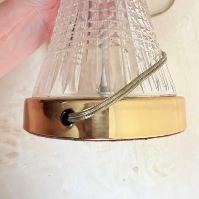 Waterford Crystal Lismore Hourglass Table Lamp — Brass Base & White Bell Shade, 1980s Hollywood Regency For Sale - Image 10 of 11